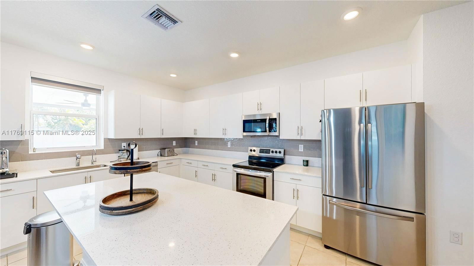 Real estate property located at 21421 127th Ct, Miami-dade, Siena North, Miami, FL