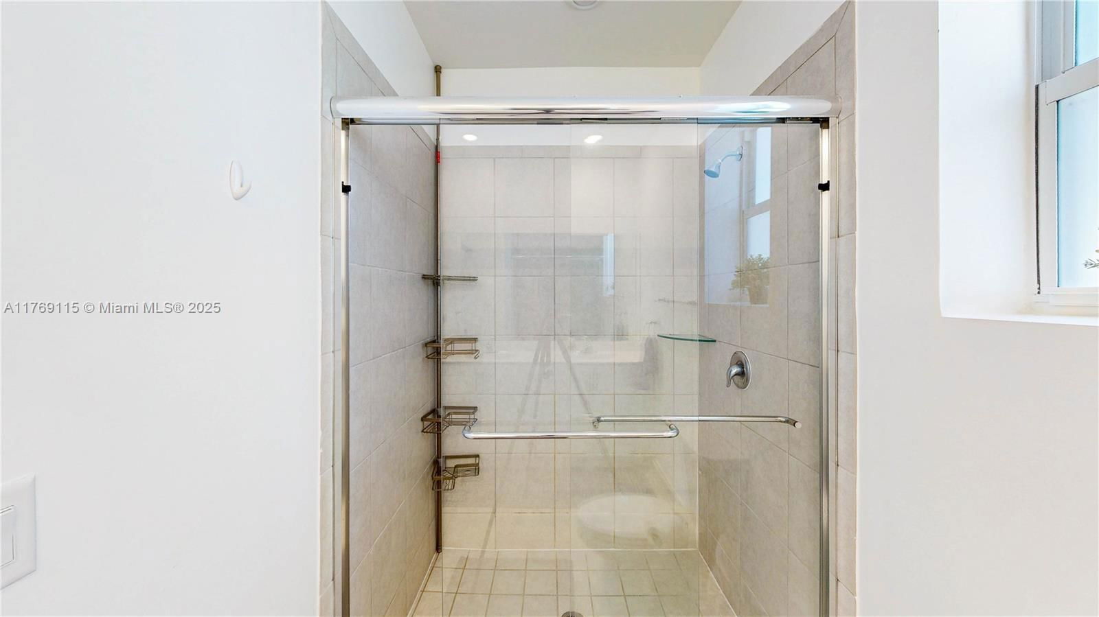 Real estate property located at 21421 127th Ct, Miami-dade, Siena North, Miami, FL