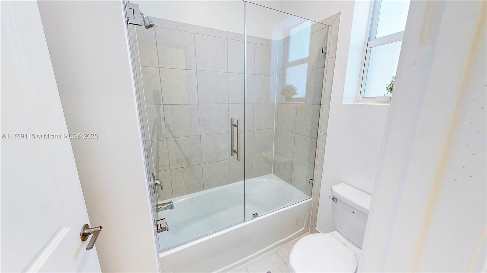 Real estate property located at 21421 127th Ct, Miami-dade, Siena North, Miami, FL