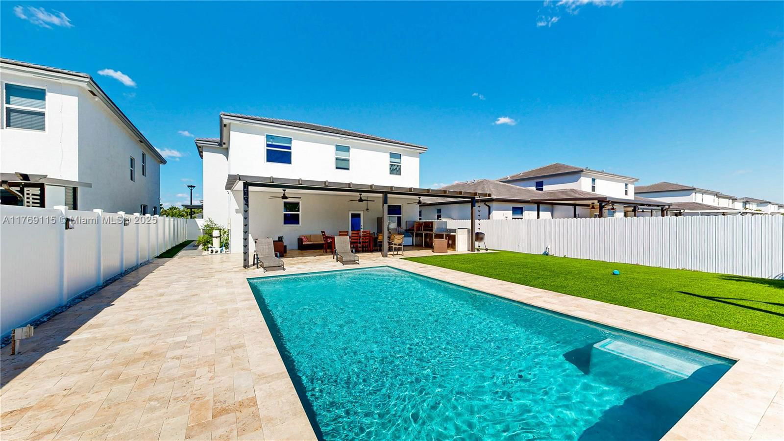 Real estate property located at 21421 127th Ct, Miami-dade, Siena North, Miami, FL