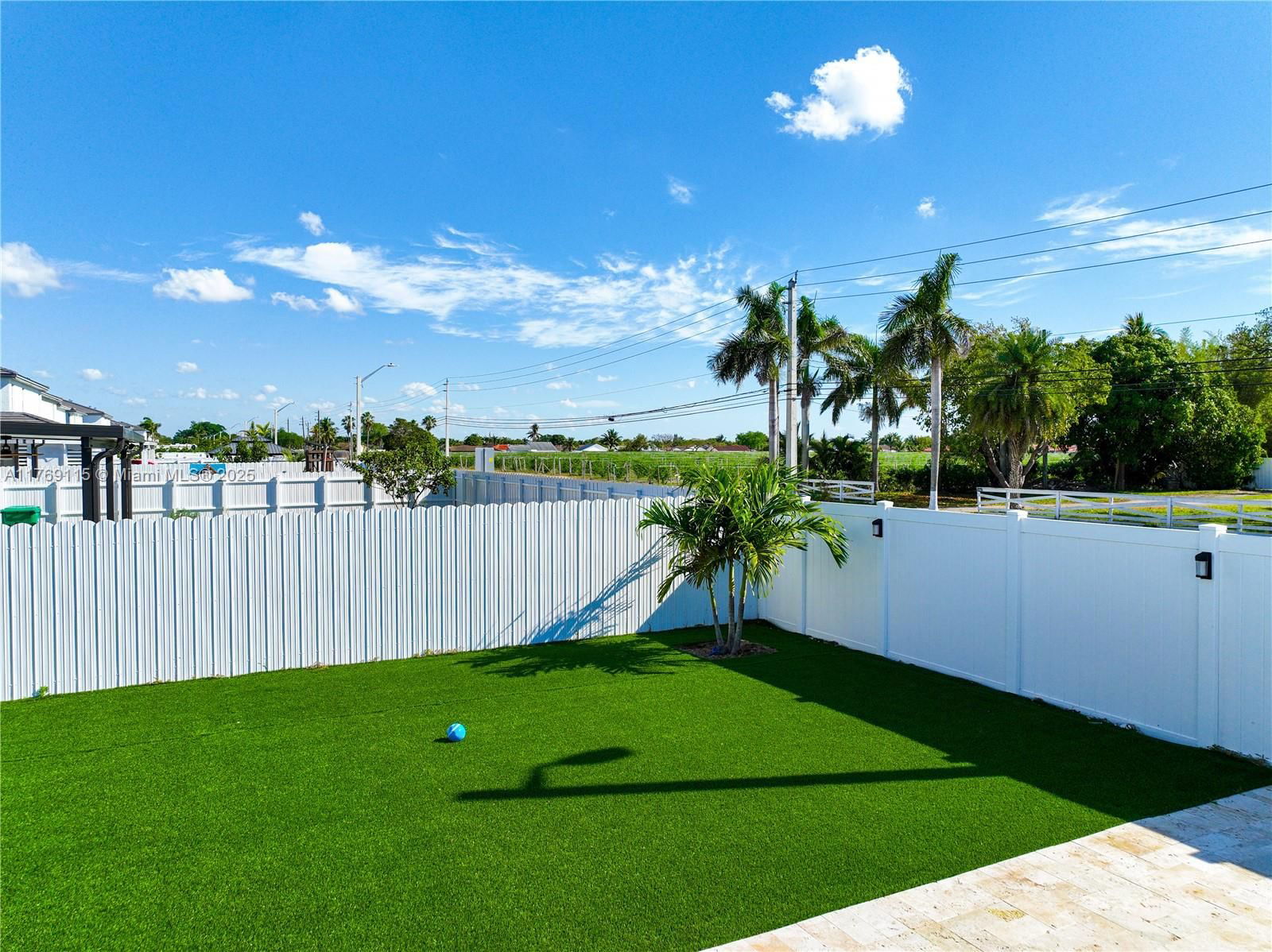 Real estate property located at 21421 127th Ct, Miami-dade, Siena North, Miami, FL