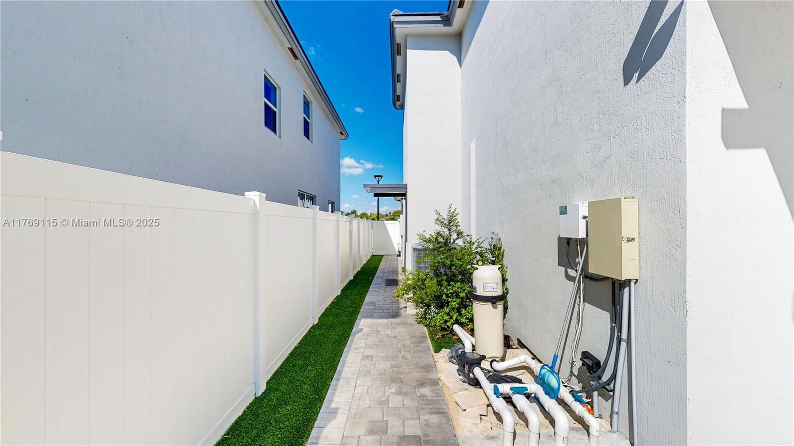 Real estate property located at 21421 127th Ct, Miami-dade, Siena North, Miami, FL