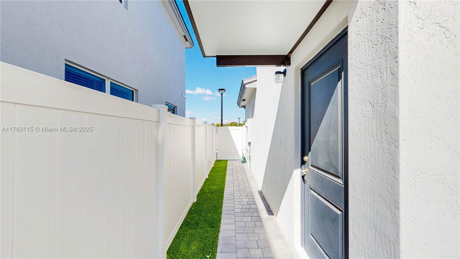 Real estate property located at 21421 127th Ct, Miami-dade, Siena North, Miami, FL