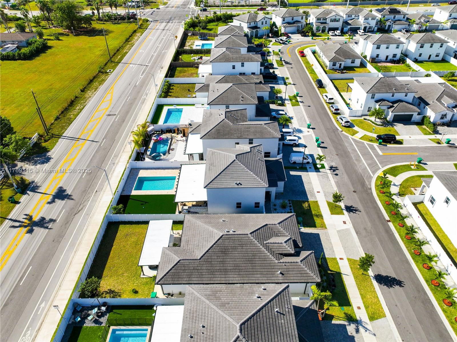 Real estate property located at 21421 127th Ct, Miami-dade, Siena North, Miami, FL
