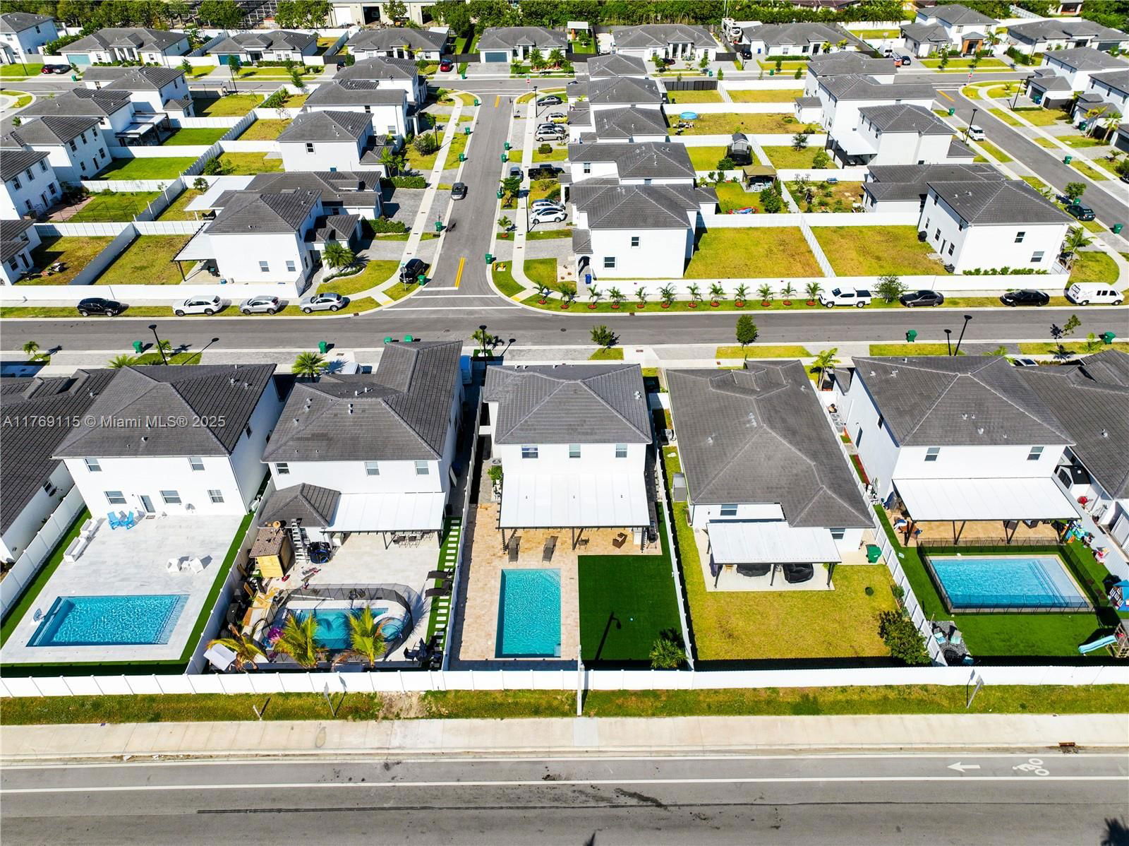 Real estate property located at 21421 127th Ct, Miami-dade, Siena North, Miami, FL