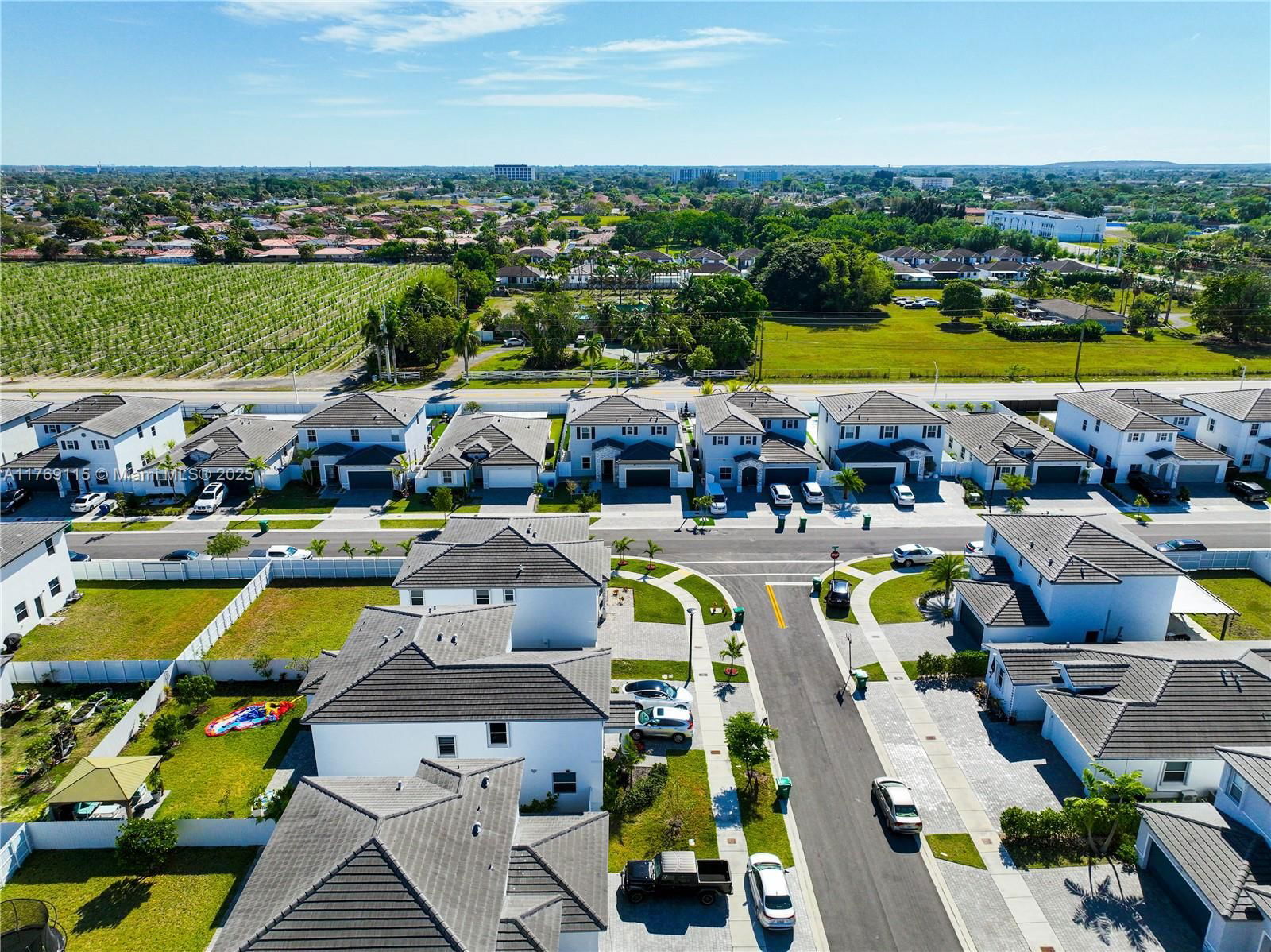Real estate property located at 21421 127th Ct, Miami-dade, Siena North, Miami, FL