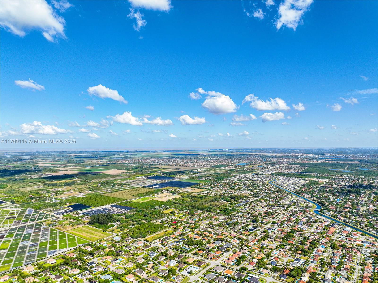 Real estate property located at 21421 127th Ct, Miami-dade, Siena North, Miami, FL