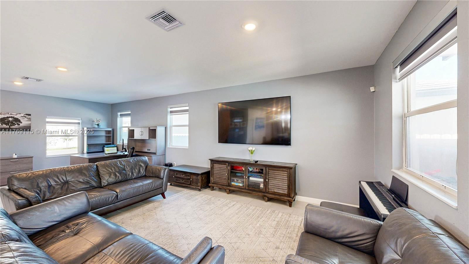 Real estate property located at 21421 127th Ct, Miami-dade, Siena North, Miami, FL