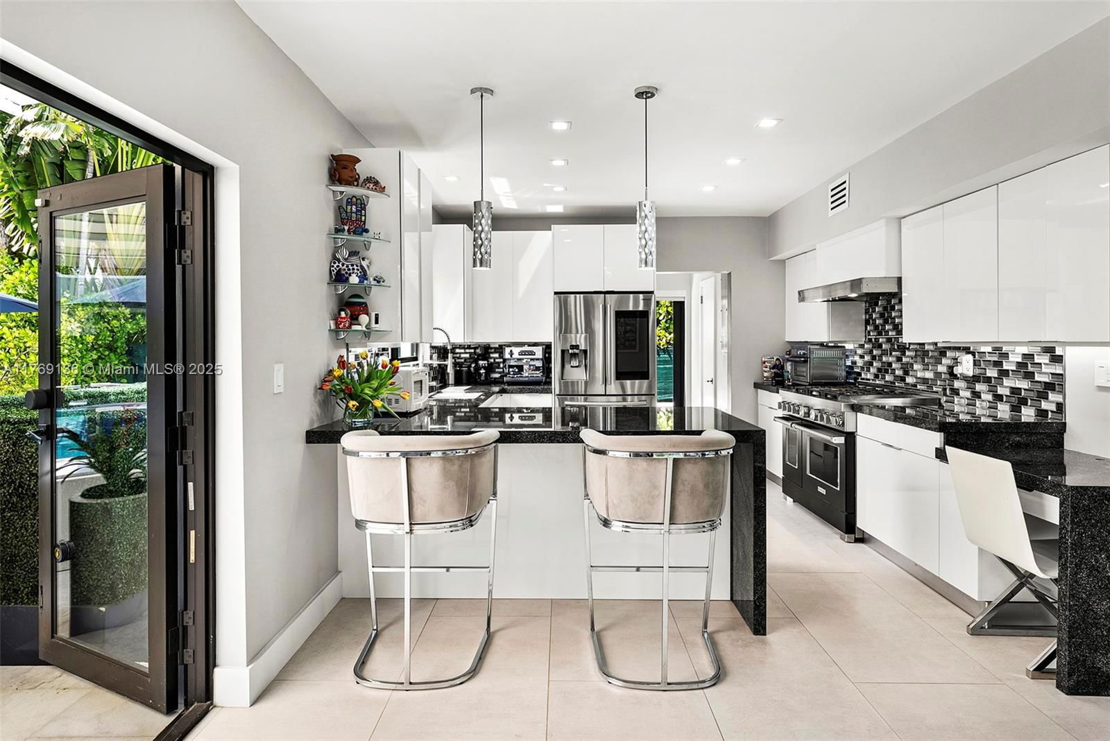Real estate property located at 6166 Pine Tree Dr, Miami-dade, Beach View Addn, Miami Beach, FL