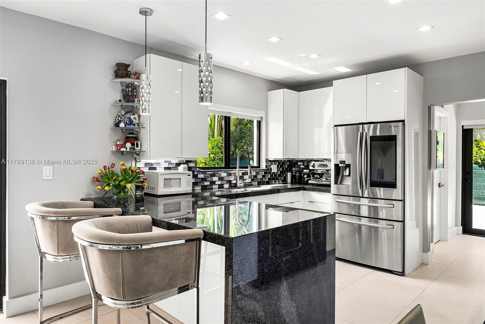 Real estate property located at 6166 Pine Tree Dr, Miami-dade, Beach View Addn, Miami Beach, FL