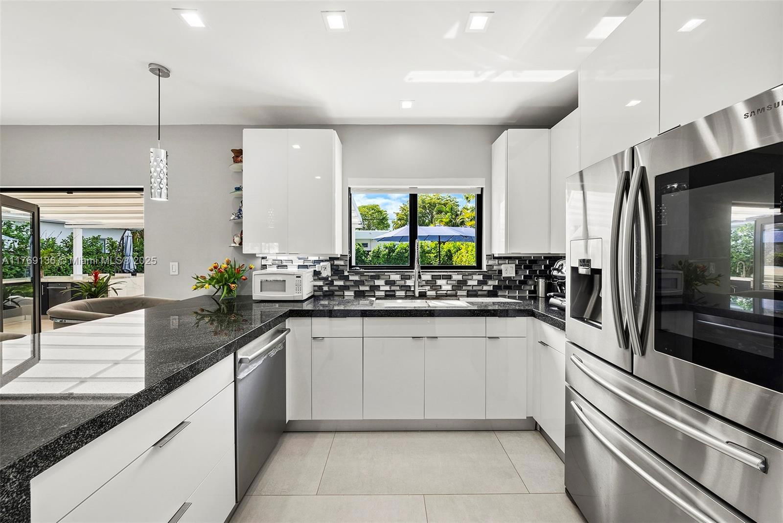 Real estate property located at 6166 Pine Tree Dr, Miami-dade, Beach View Addn, Miami Beach, FL