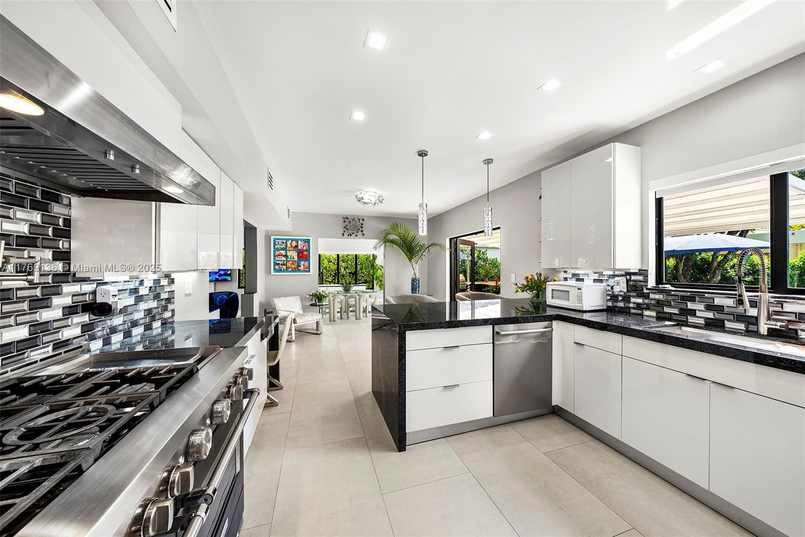 Real estate property located at 6166 Pine Tree Dr, Miami-dade, Beach View Addn, Miami Beach, FL