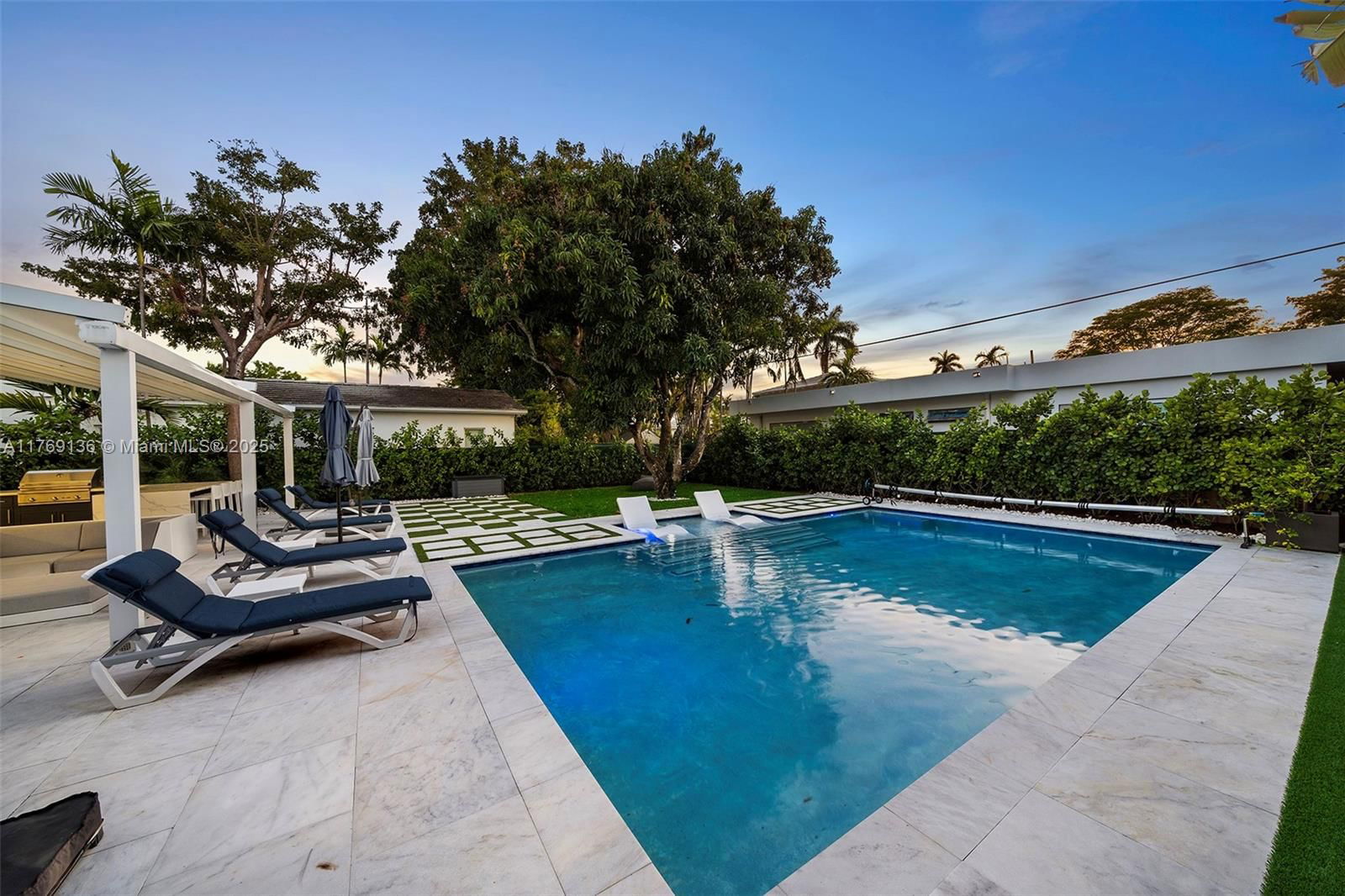 Real estate property located at 6166 Pine Tree Dr, Miami-dade, Beach View Addn, Miami Beach, FL