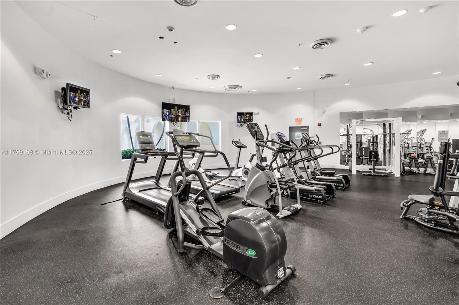 Real estate property located at 5600 Collins Ave #6P, Miami-dade, 5600 Condo, Miami Beach, FL