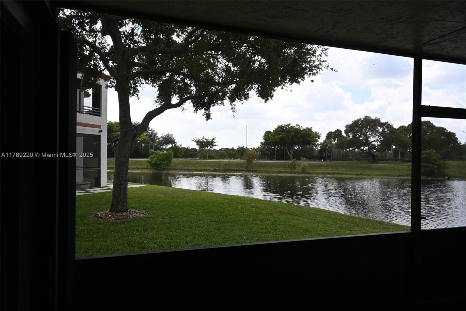 Real estate property located at 1170 Hiatus Rd #1170, Broward, Pierpointe East Condo Two, Pembroke Pines, FL