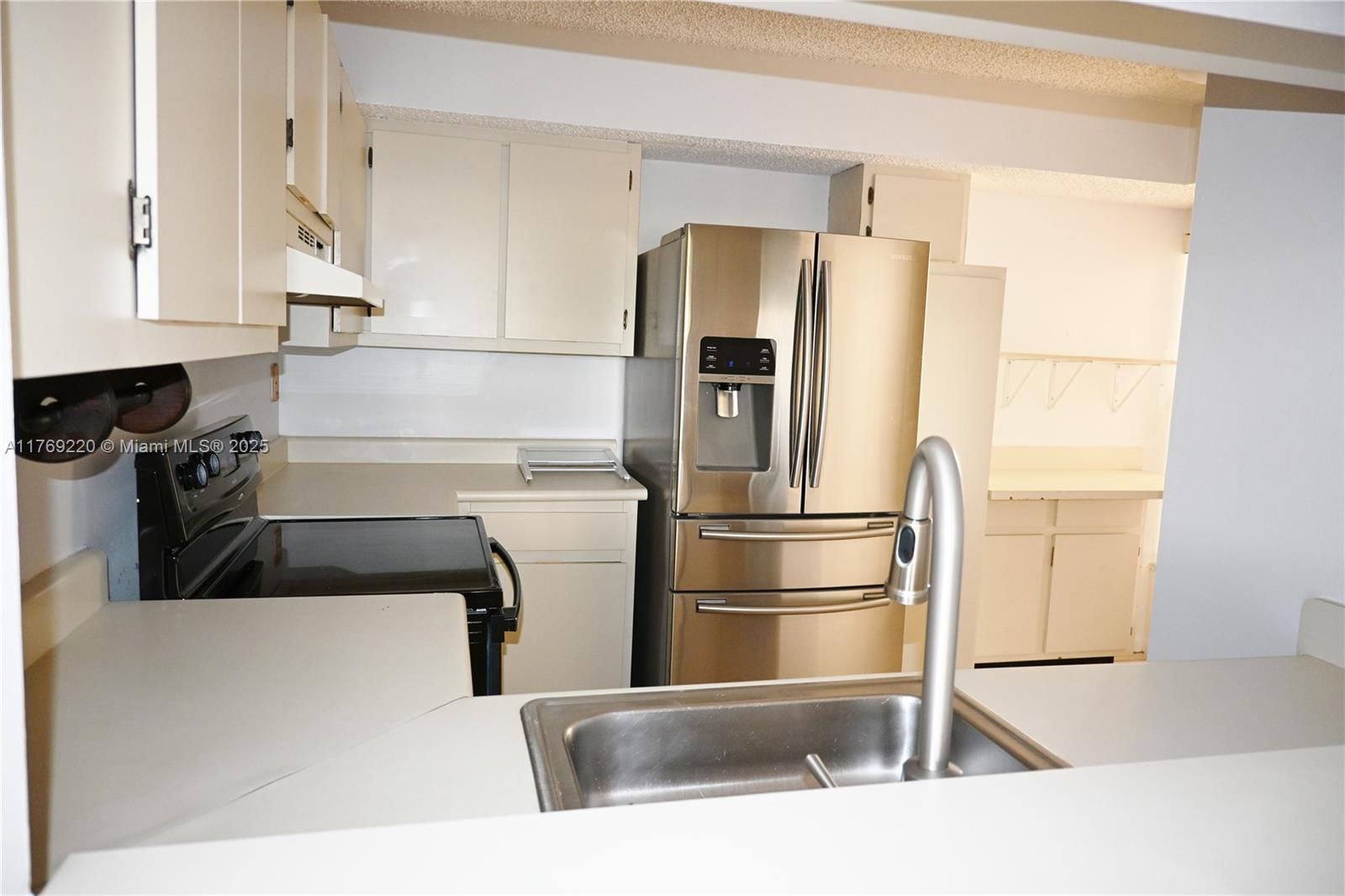 Real estate property located at 1170 Hiatus Rd #1170, Broward, Pierpointe East Condo Two, Pembroke Pines, FL