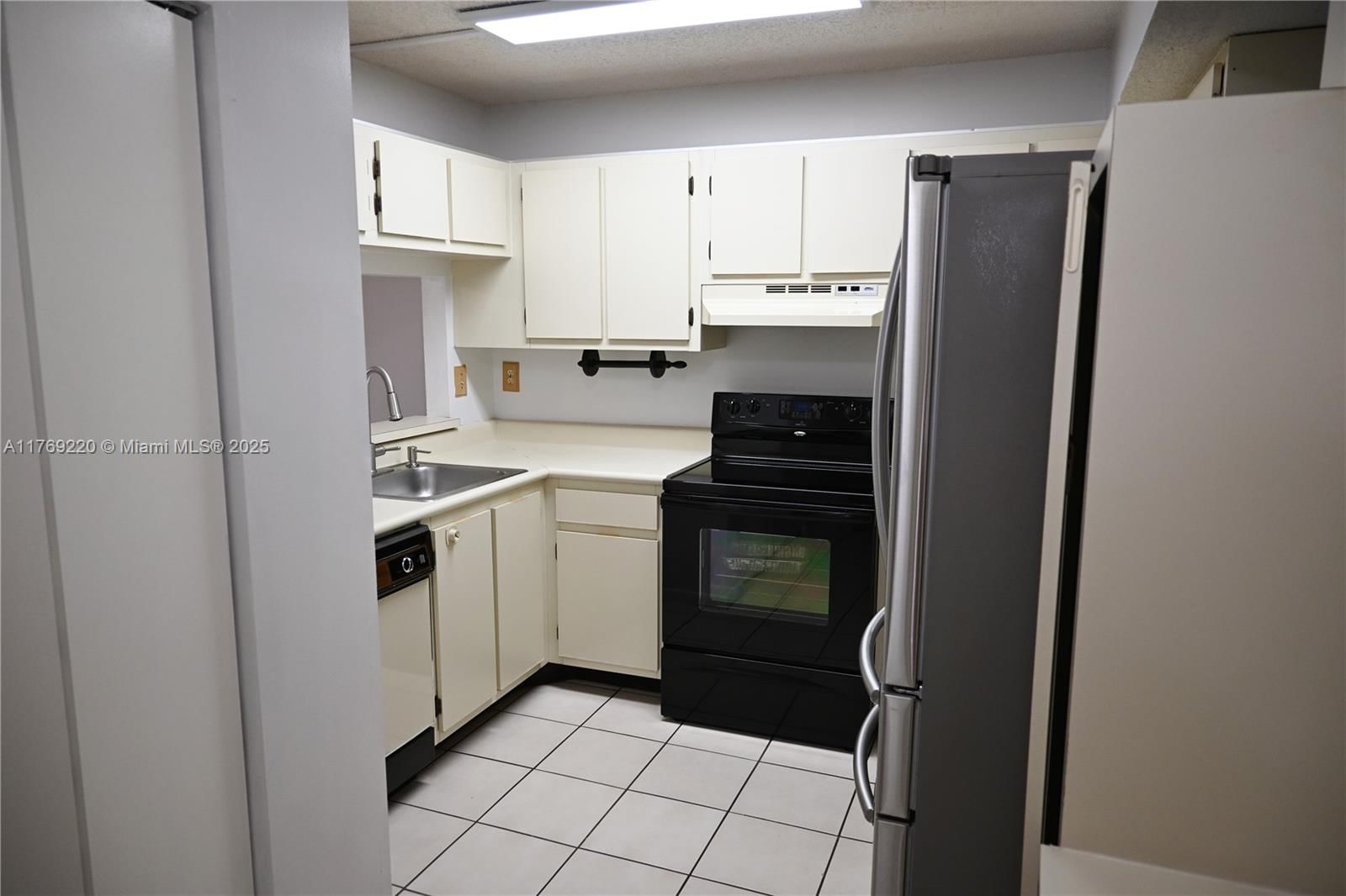 Real estate property located at 1170 Hiatus Rd #1170, Broward, Pierpointe East Condo Two, Pembroke Pines, FL