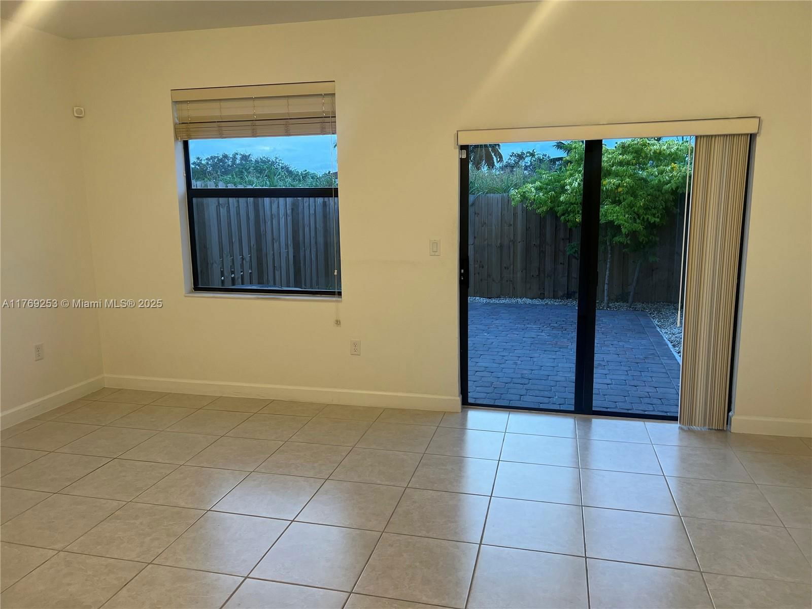 Real estate property located at 18082 147 Ct #0, Miami-dade, Venezzia, Miami, FL