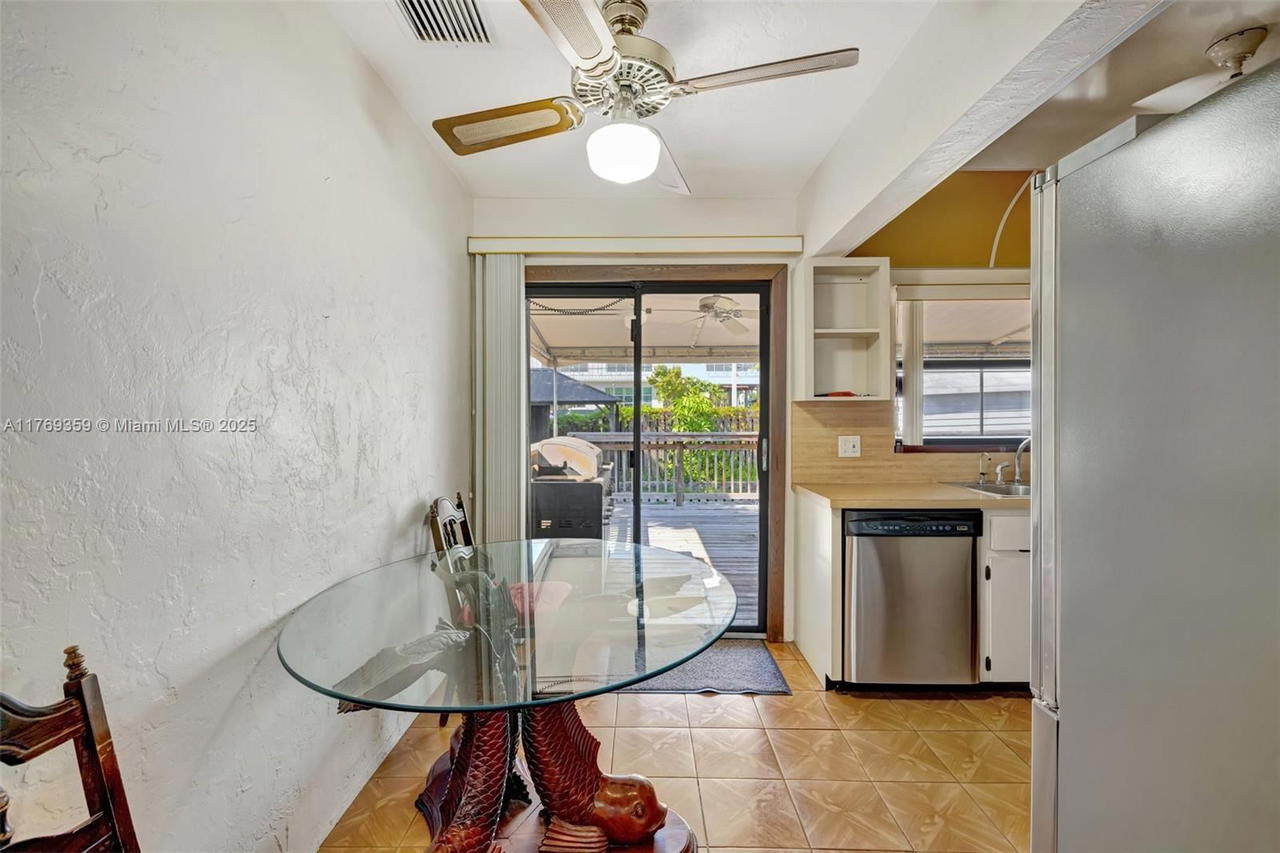 Real estate property located at 217 10th St, Broward, Tarpon River Park, Fort Lauderdale, FL
