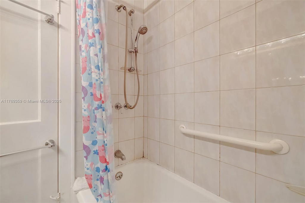 Real estate property located at 217 10th St, Broward, Tarpon River Park, Fort Lauderdale, FL