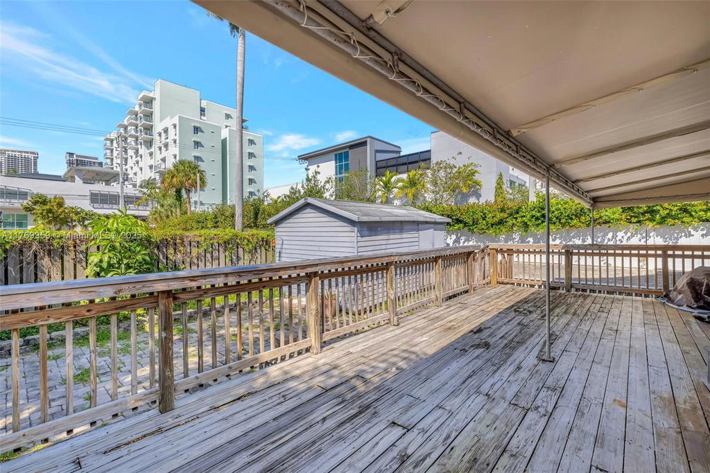 Real estate property located at 217 10th St, Broward, Tarpon River Park, Fort Lauderdale, FL