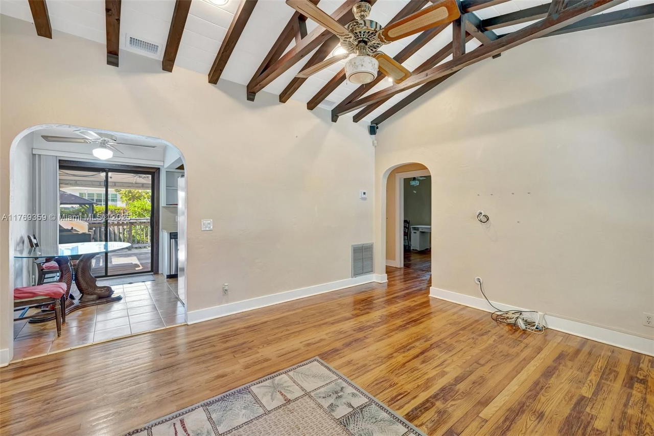 Real estate property located at 217 10th St, Broward, Tarpon River Park, Fort Lauderdale, FL