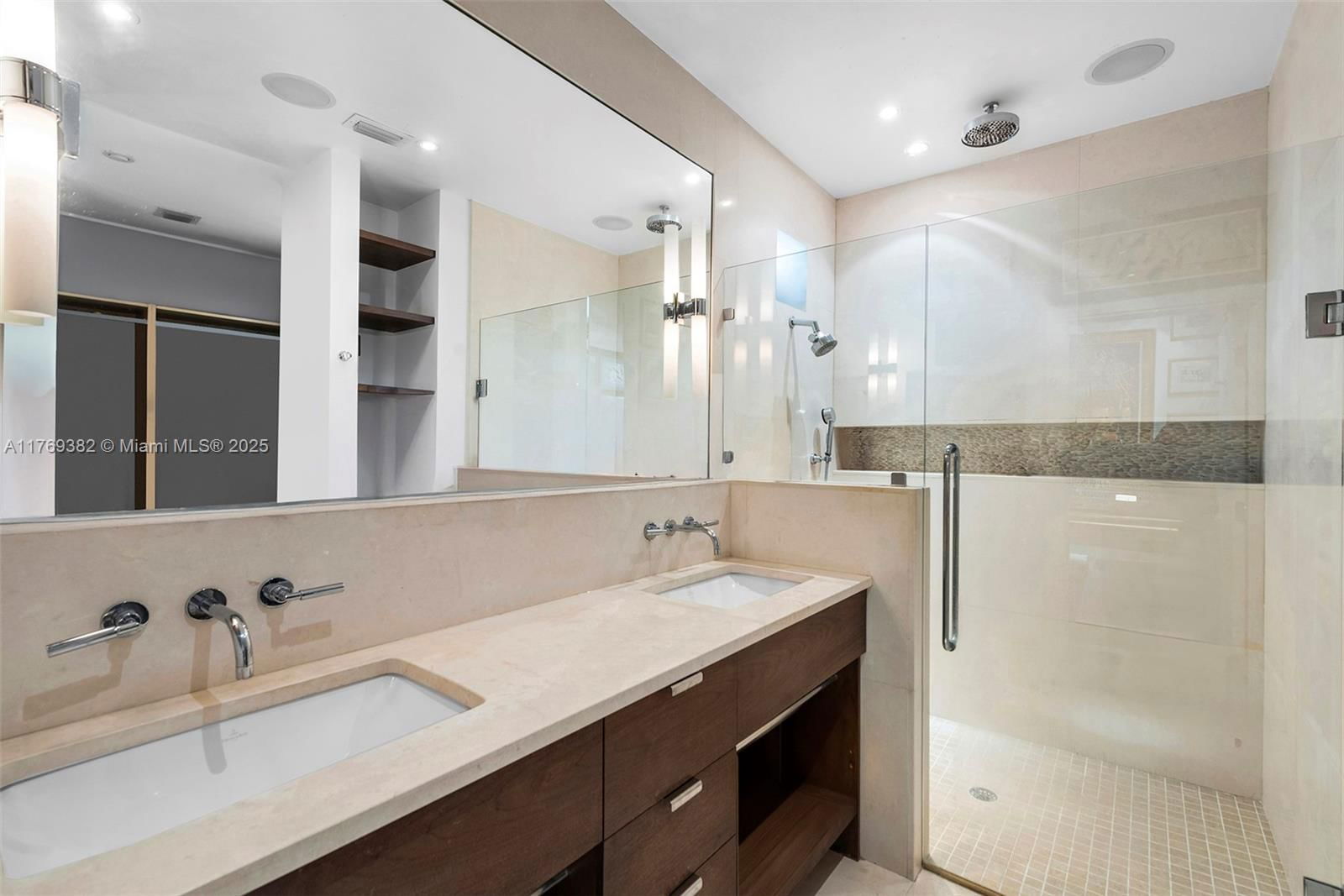 Real estate property located at 6001 Bay Rd, Miami-dade, La Gorce Golf Sub, Miami Beach, FL