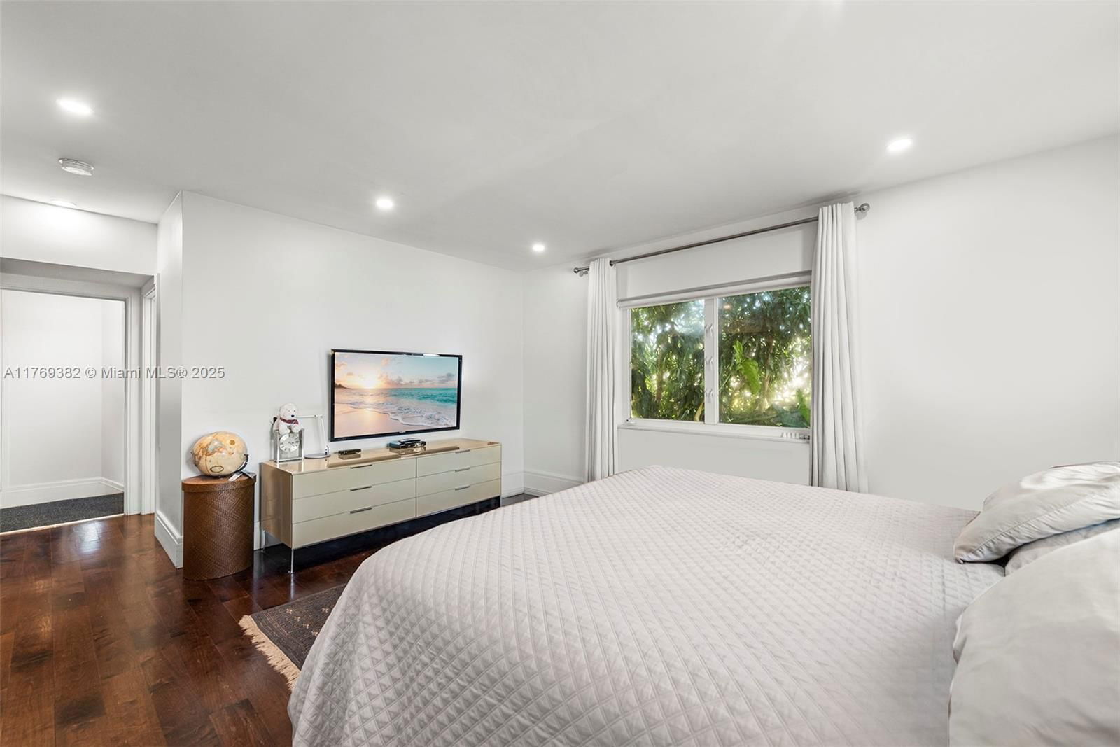 Real estate property located at 6001 Bay Rd, Miami-dade, La Gorce Golf Sub, Miami Beach, FL