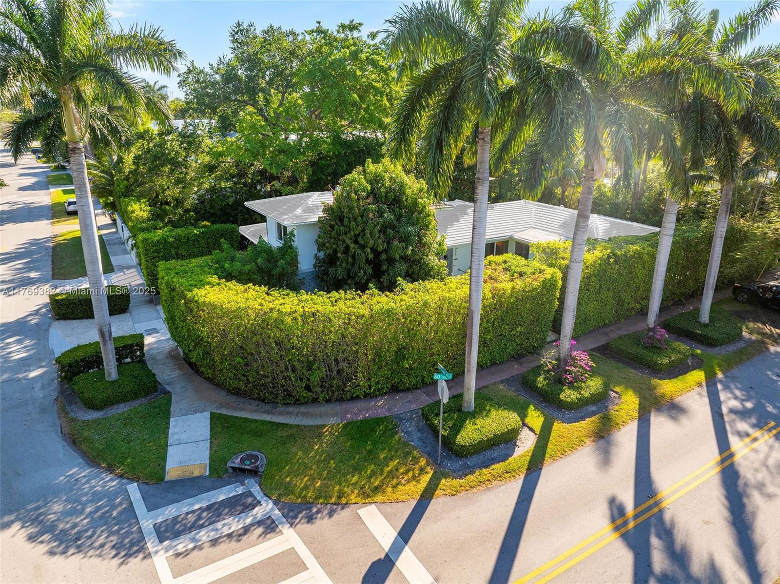 Real estate property located at 6001 Bay Rd, Miami-dade, La Gorce Golf Sub, Miami Beach, FL