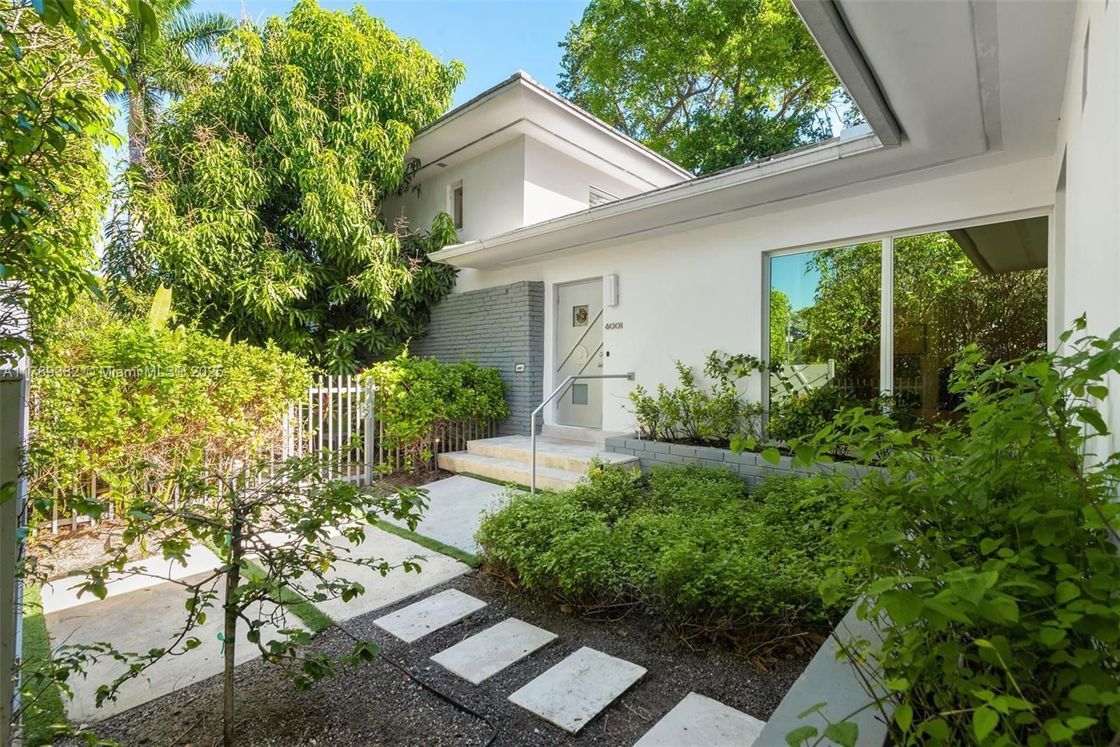 Real estate property located at 6001 Bay Rd, Miami-dade, La Gorce Golf Sub, Miami Beach, FL