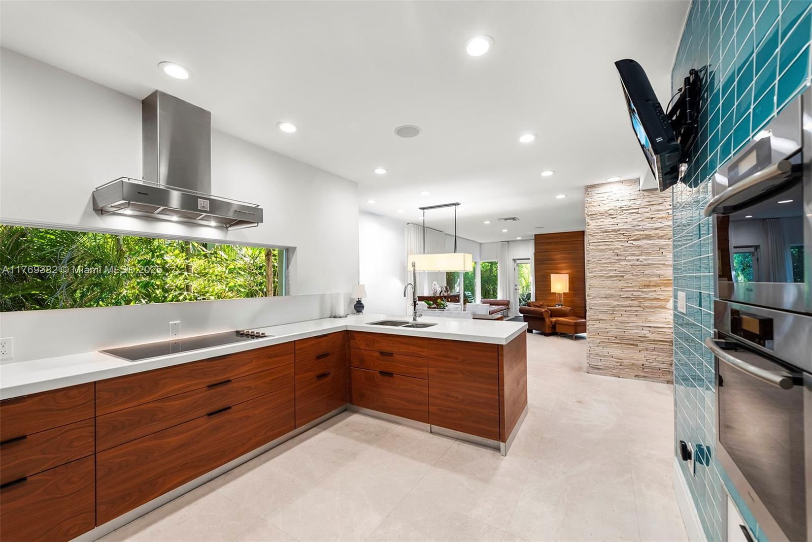 Real estate property located at 6001 Bay Rd, Miami-dade, La Gorce Golf Sub, Miami Beach, FL