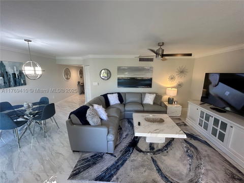 Real estate property located at 275 Palm Ave D205, Palm Beach, Jupiter Bay East Condo, Jupiter, FL