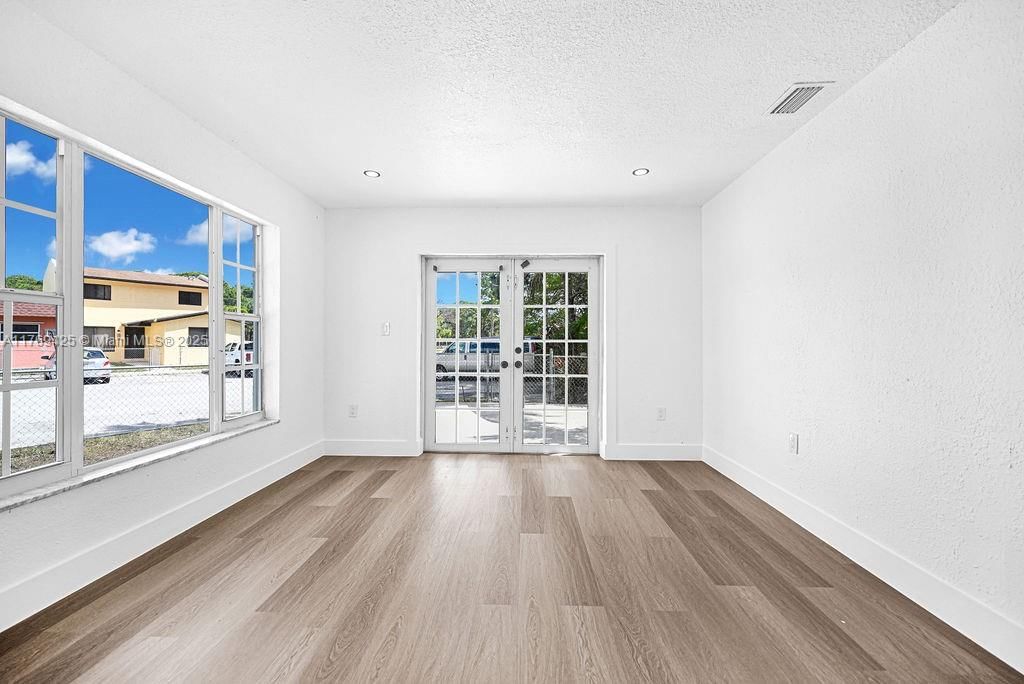 Real estate property located at 20908 39th Ave, Miami-dade, Vista Townhouse Sec C, Miami Gardens, FL