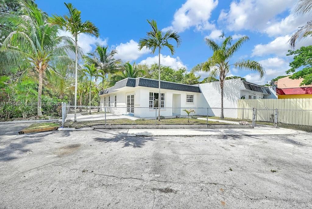 Real estate property located at 20908 39th Ave, Miami-dade, Vista Townhouse Sec C, Miami Gardens, FL