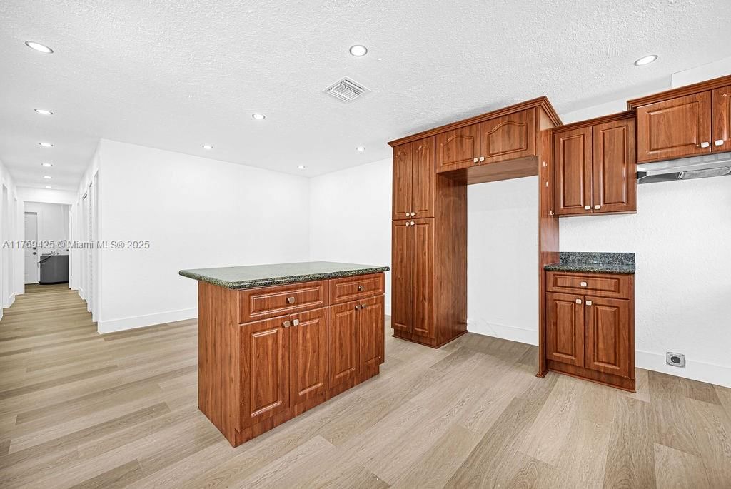 Real estate property located at 20908 39th Ave, Miami-dade, Vista Townhouse Sec C, Miami Gardens, FL