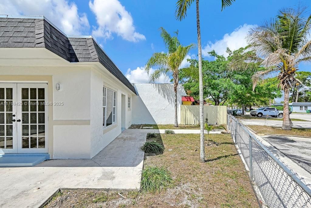 Real estate property located at 20908 39th Ave, Miami-dade, Vista Townhouse Sec C, Miami Gardens, FL