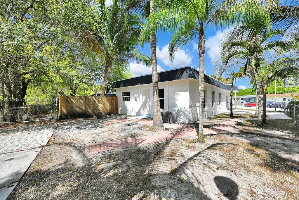 Real estate property located at 20908 39th Ave, Miami-dade, Vista Townhouse Sec C, Miami Gardens, FL