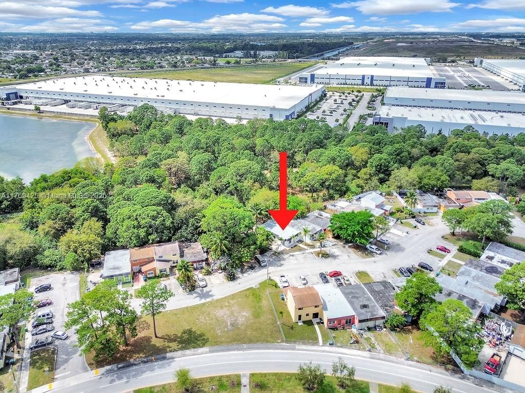 Real estate property located at 20908 39th Ave, Miami-dade, Vista Townhouse Sec C, Miami Gardens, FL