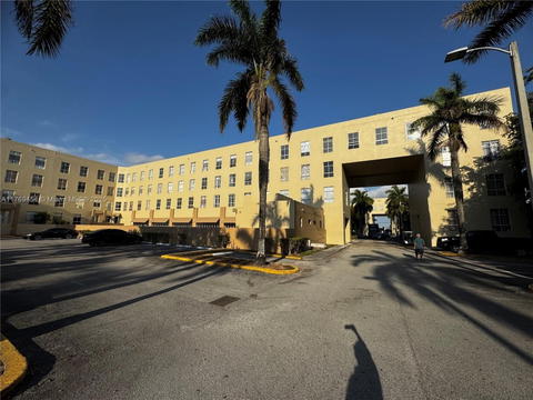 Real estate property located at 7420 20th Ave #237, Miami-dade, Royal Palms Condo, Hialeah, FL