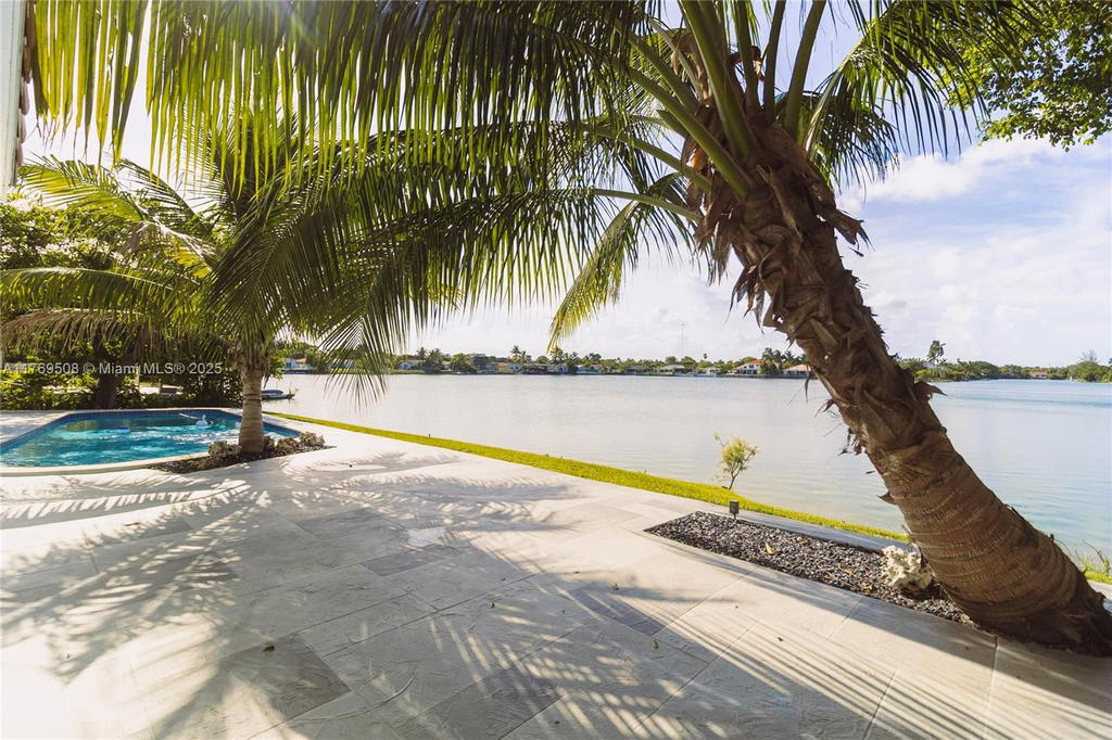Real estate property located at 2255 207th St, Miami-dade, Highland Lakes East, Miami, FL