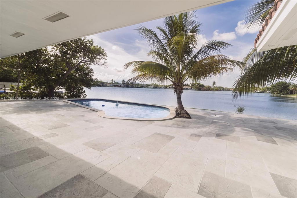 Real estate property located at 2255 207th St, Miami-dade, Highland Lakes East, Miami, FL