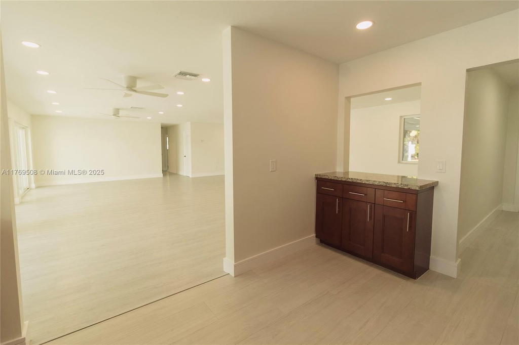 Real estate property located at 2255 207th St, Miami-dade, Highland Lakes East, Miami, FL
