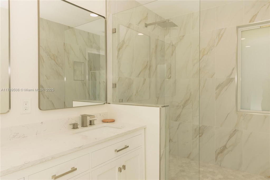 Real estate property located at 2255 207th St, Miami-dade, Highland Lakes East, Miami, FL