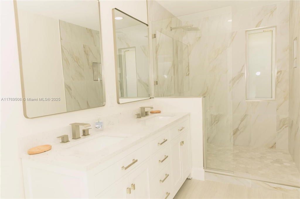 Real estate property located at 2255 207th St, Miami-dade, Highland Lakes East, Miami, FL