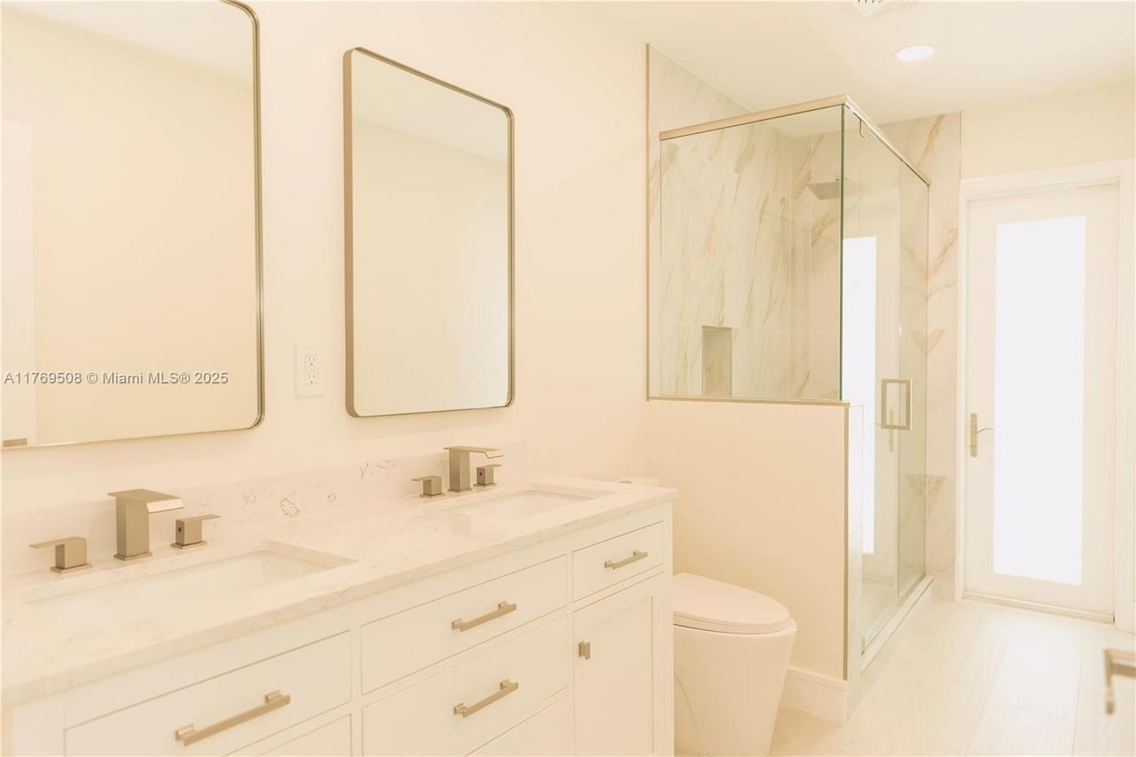 Real estate property located at 2255 207th St, Miami-dade, Highland Lakes East, Miami, FL