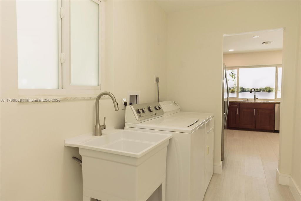 Real estate property located at 2255 207th St, Miami-dade, Highland Lakes East, Miami, FL