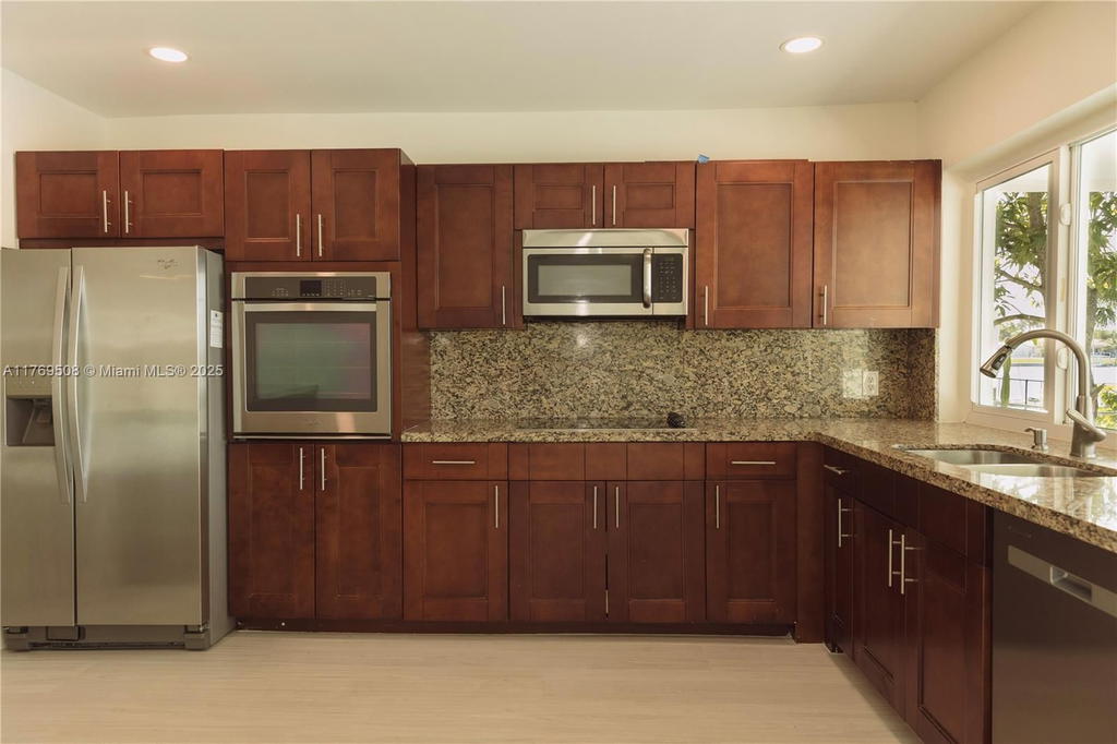 Real estate property located at 2255 207th St, Miami-dade, Highland Lakes East, Miami, FL