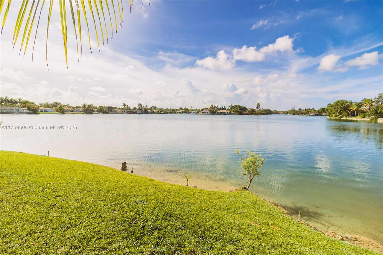 Real estate property located at 2255 207th St, Miami-dade, Highland Lakes East, Miami, FL