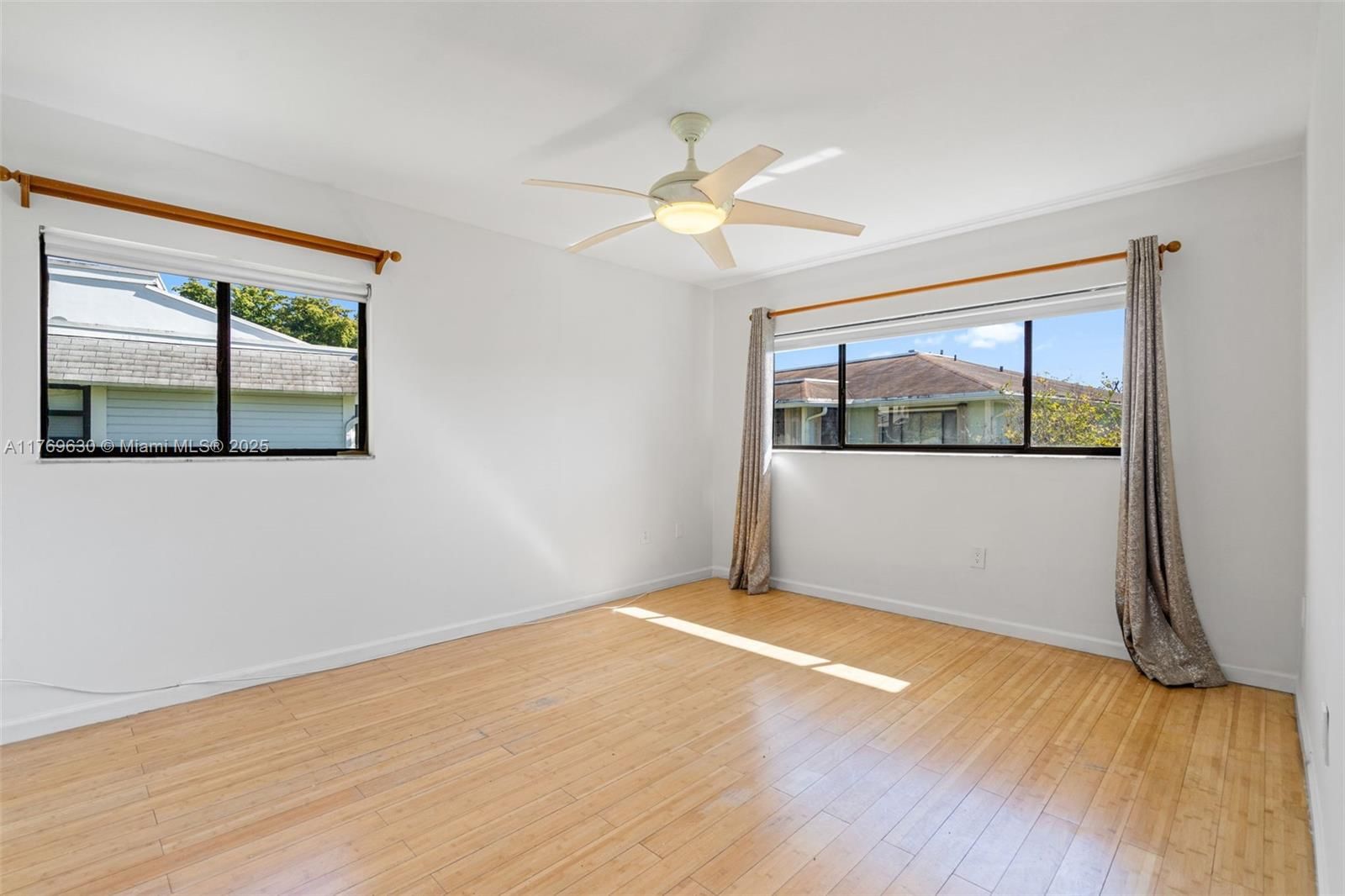Real estate property located at 915 199th St #202-15, Miami-dade, Carmel At California Cl C, Miami, FL