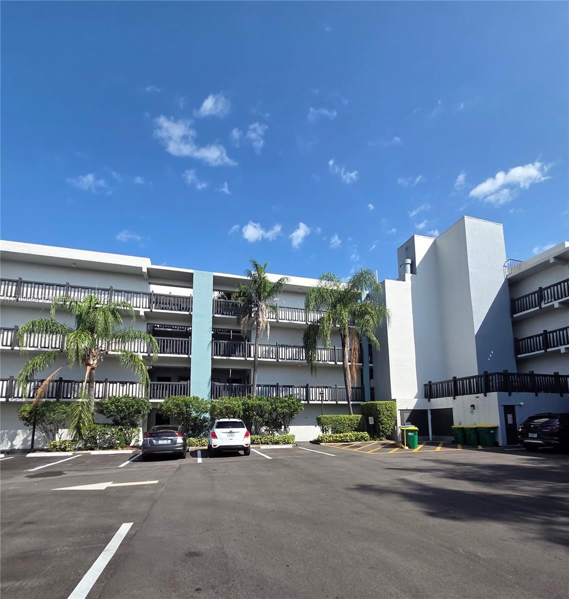 Real estate property located at 1021 Mockingbird Ln #411, Broward, Manaranda Village Condo, Plantation, FL